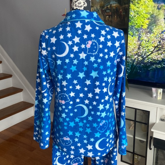 Hello Kitty pajamas - Picture 7 of 10
